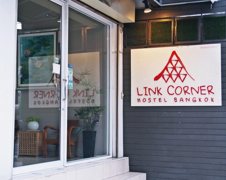 Link Corner Hostel Банкок Екстериор снимка