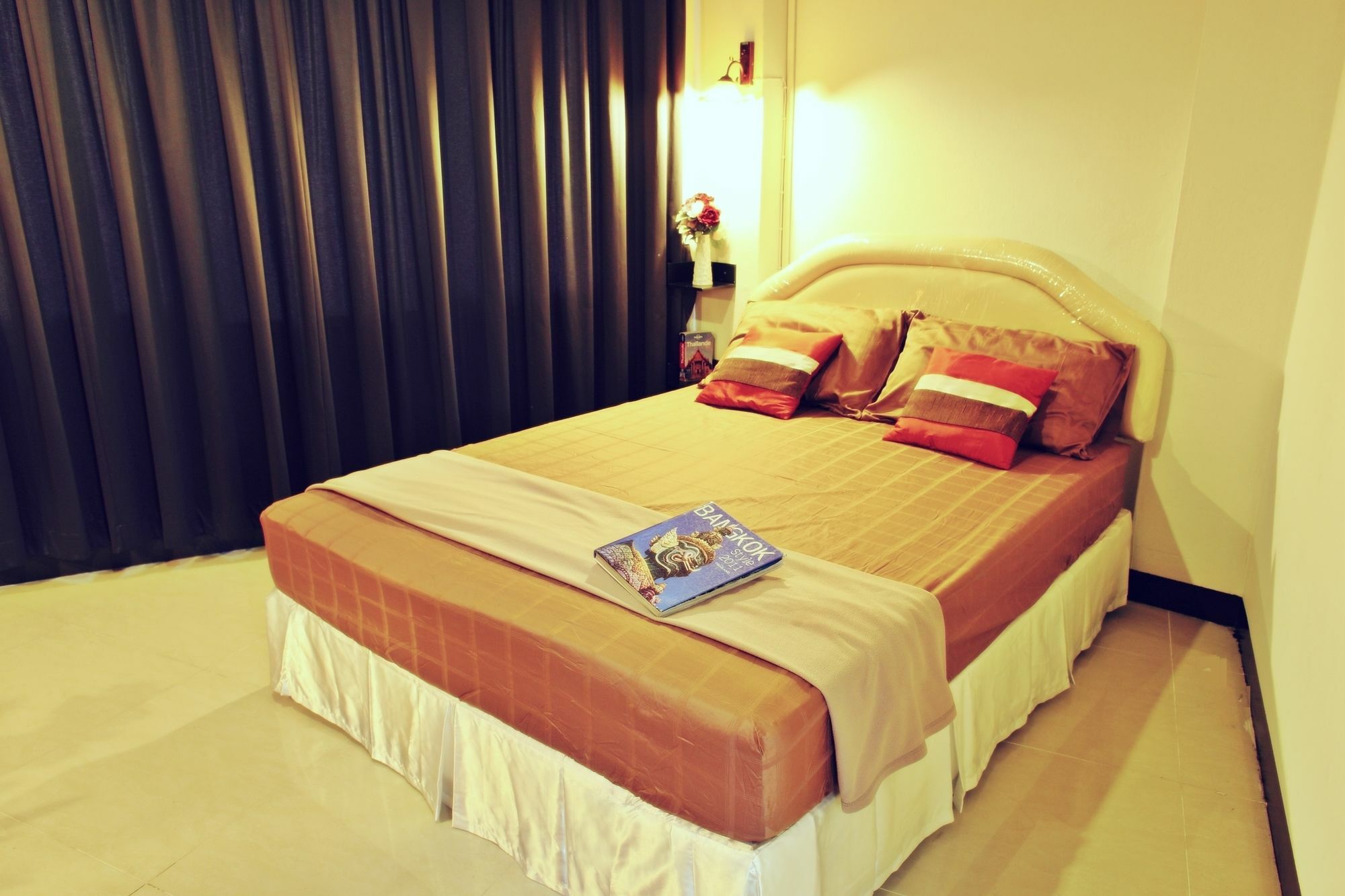 Link Corner Hostel Банкок Екстериор снимка